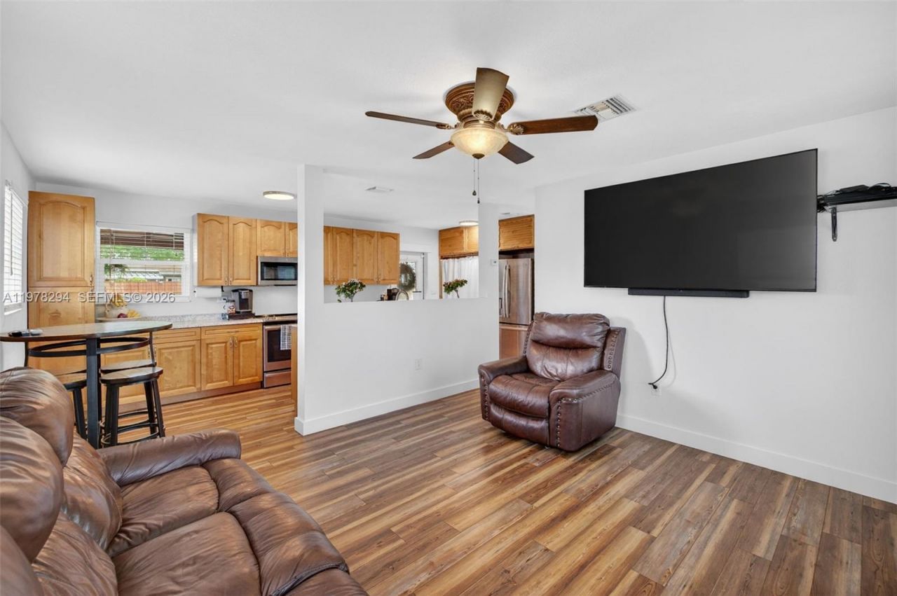 731 N 69th Ave , Hollywood, FL 33024 Photo