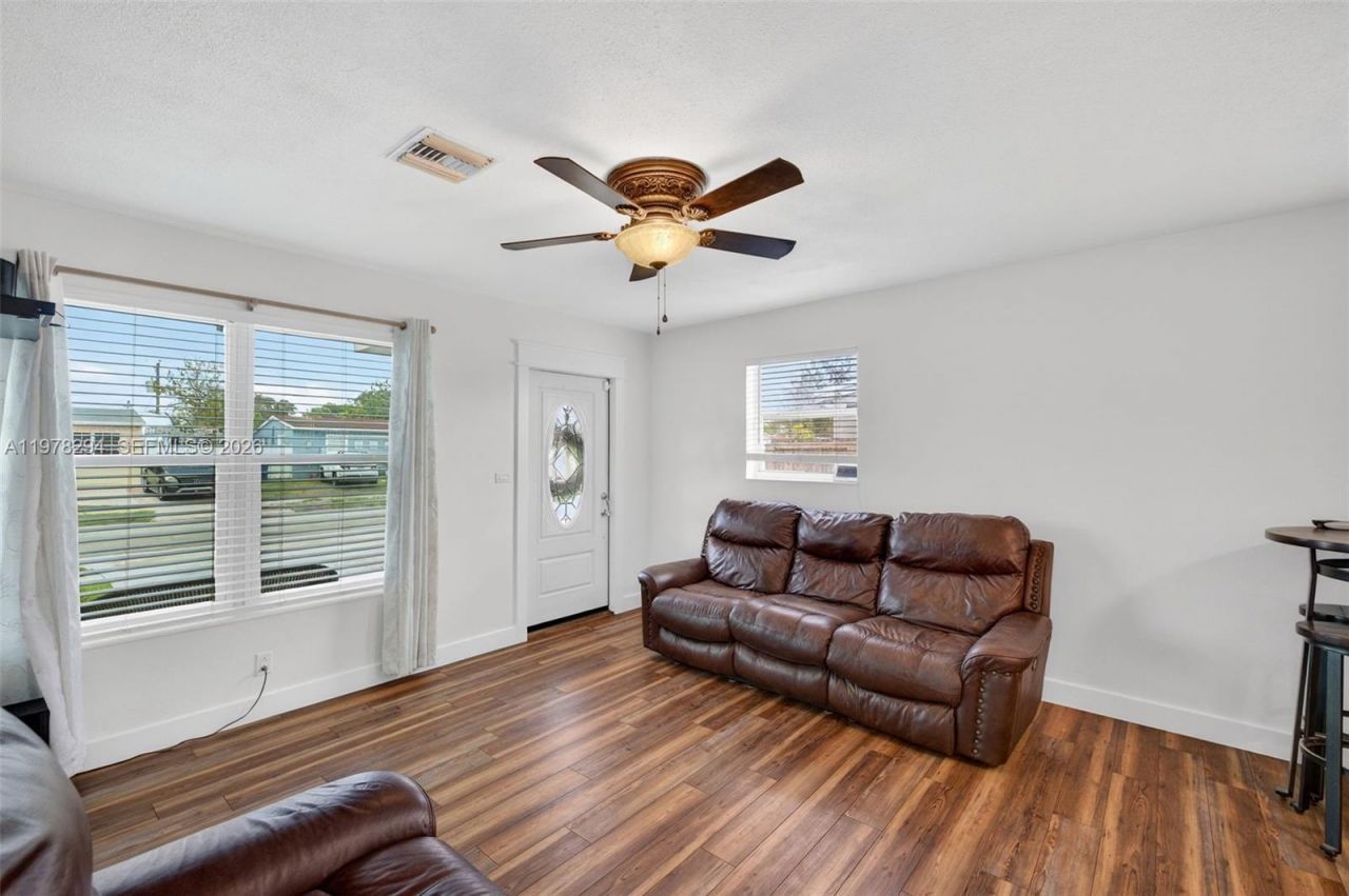 731 N 69th Ave , Hollywood, FL 33024 Photo