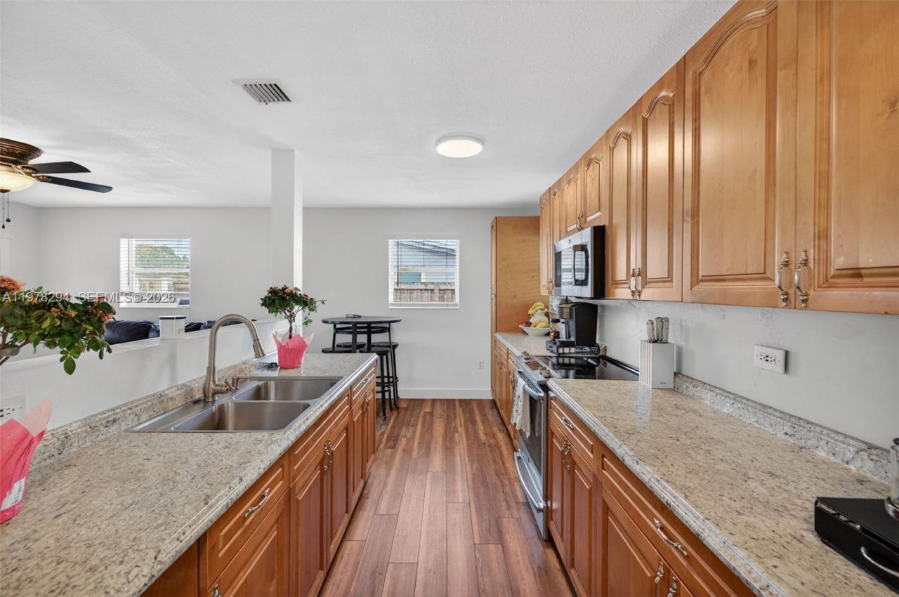 731 N 69th Ave, Hollywood, FL 33024 Photo