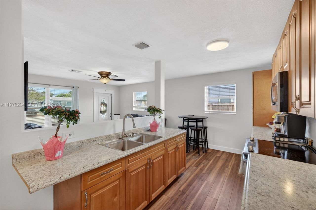 731 N 69th Ave, Hollywood, FL 33024 Photo