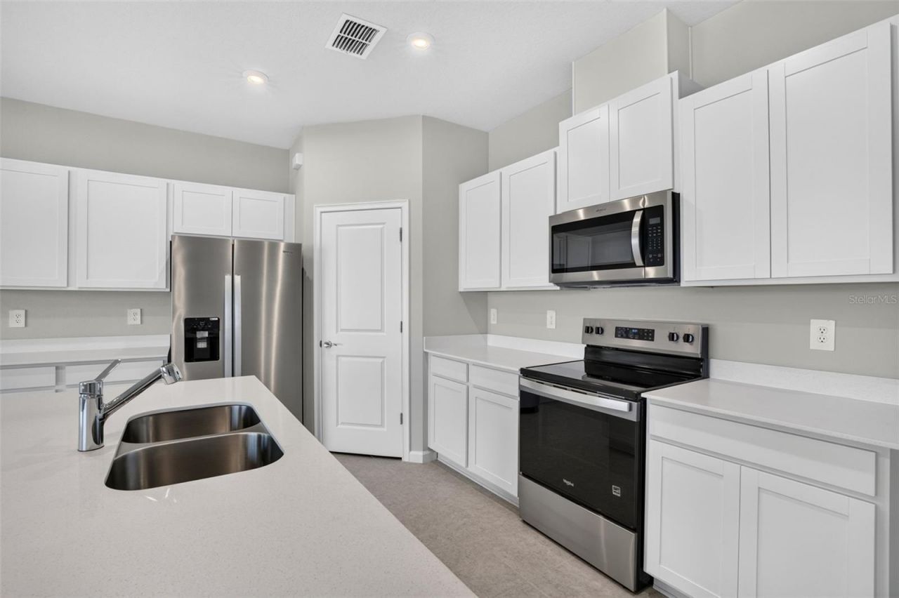 5628 Skylight Way, Palmetto, FL 34221 Photo