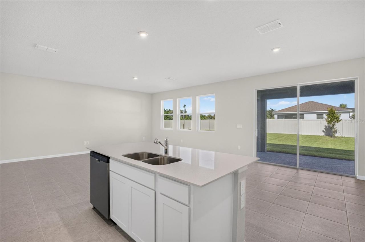 5628 Skylight Way, Palmetto, FL 34221 Photo