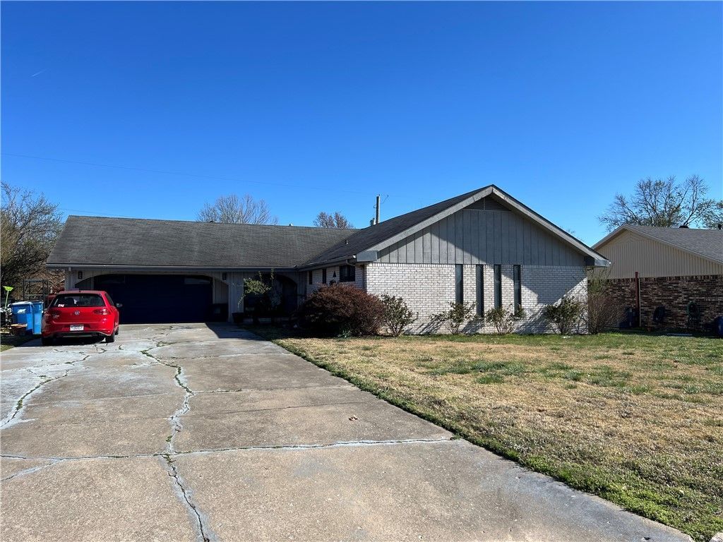 1802 SE Crouch Street  Bentonville, AR 72712