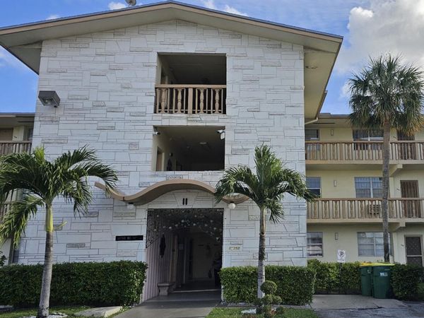 16750 NE 14th Avenue, Unit 211, Miami, FL 33162