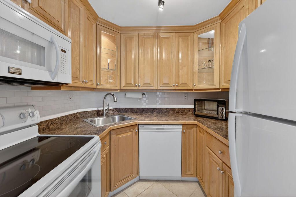 3200 NE 7th Court, Unit 201a, Pompano Beach, FL 33062 Photo