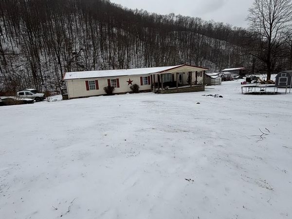 50 Crystal View Drive, DELBARTON, WV 25670