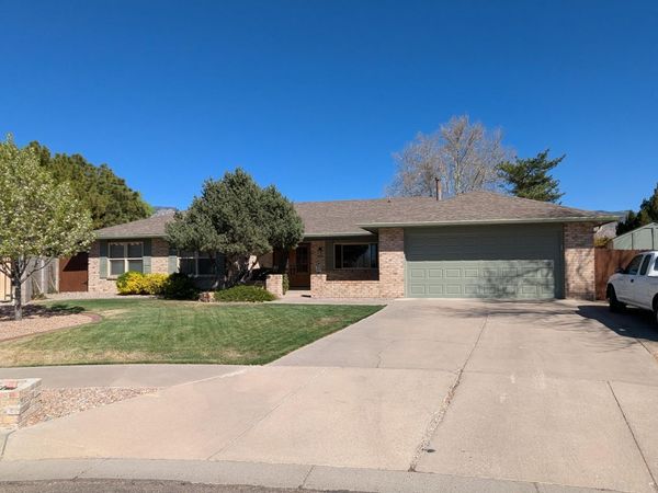 5901 Los Hermanos Court NE, Albuquerque, NM 87111