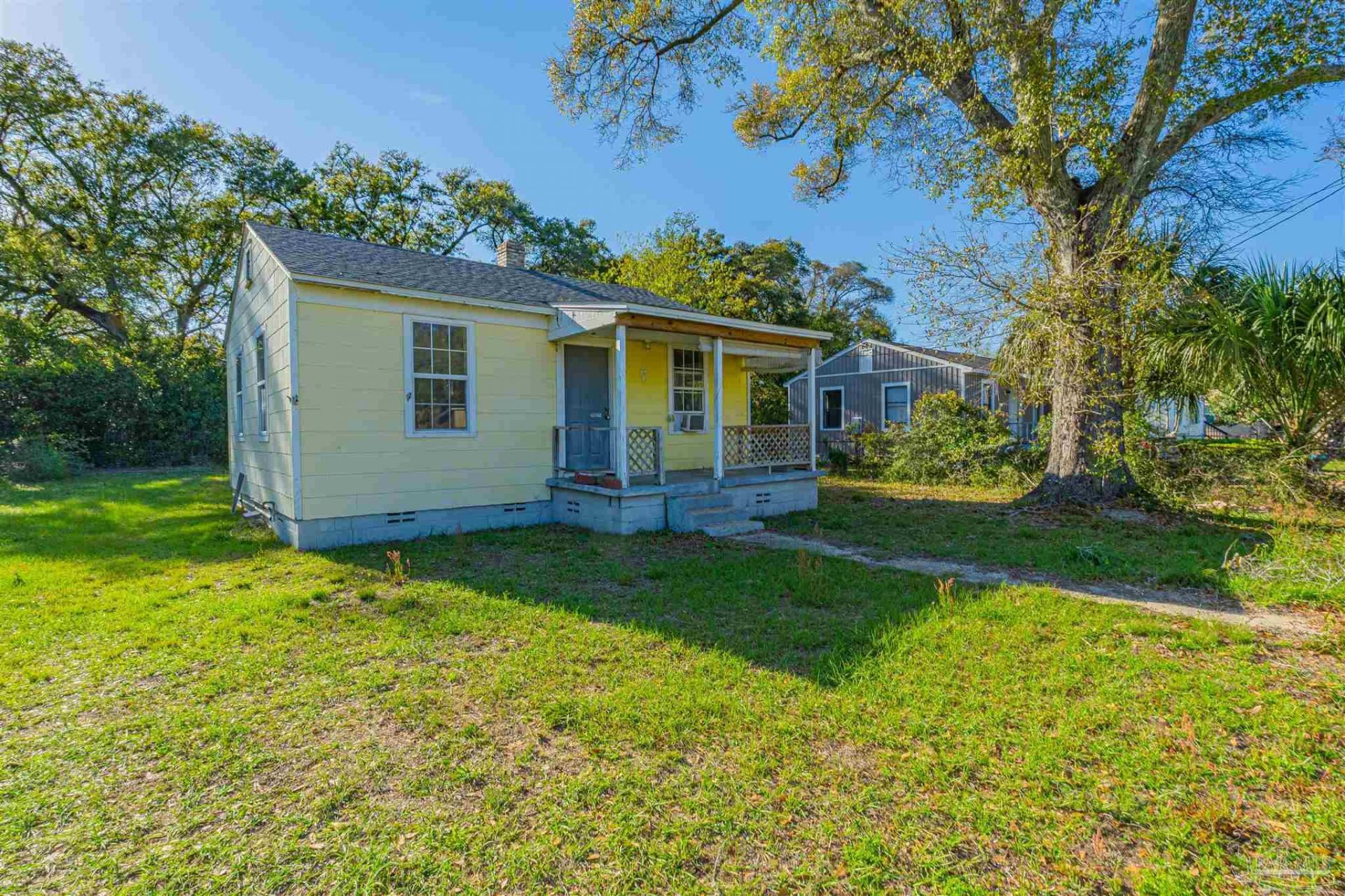 7 E Carver Dr, Pensacola, FL 32507 Main Photo