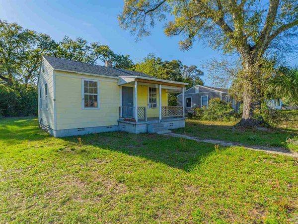 7 E Carver Dr, Pensacola, FL 32507