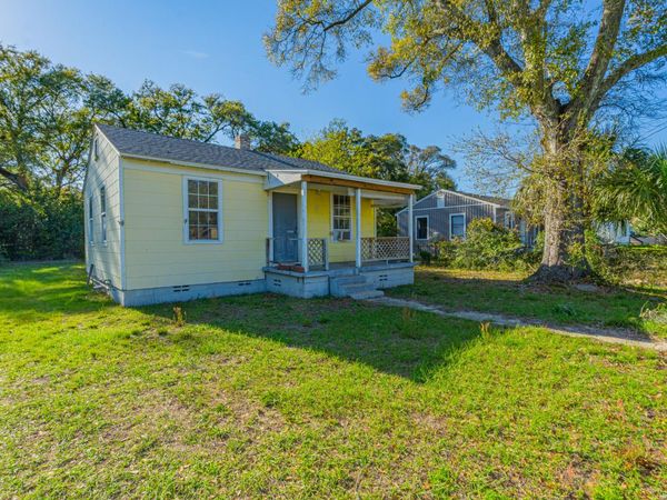 7 E Carver Drive, Pensacola, FL 32507