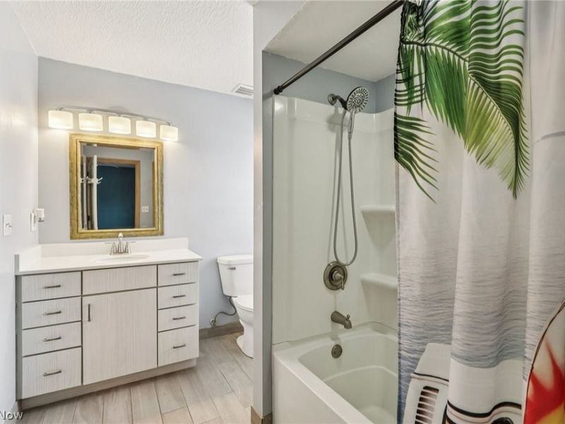 4184 Hunters Ridge Drive , Brimfield, OH 44266 Photo 30