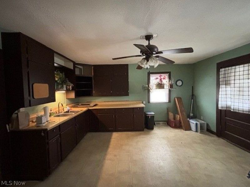 2430 W River Road N, Elyria, OH 44035 Photo 3