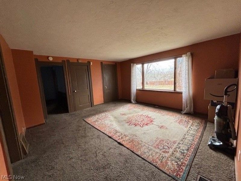 2430 W River Road N, Elyria, OH 44035 Photo 6