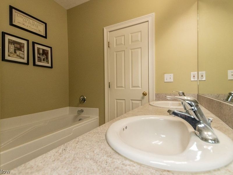 76 Brookstone Lane , Willoughby, OH 44094 Photo 15