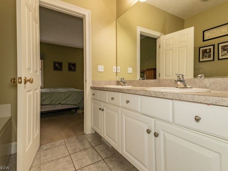 76 Brookstone Lane , Willoughby, OH 44094 Photo 16