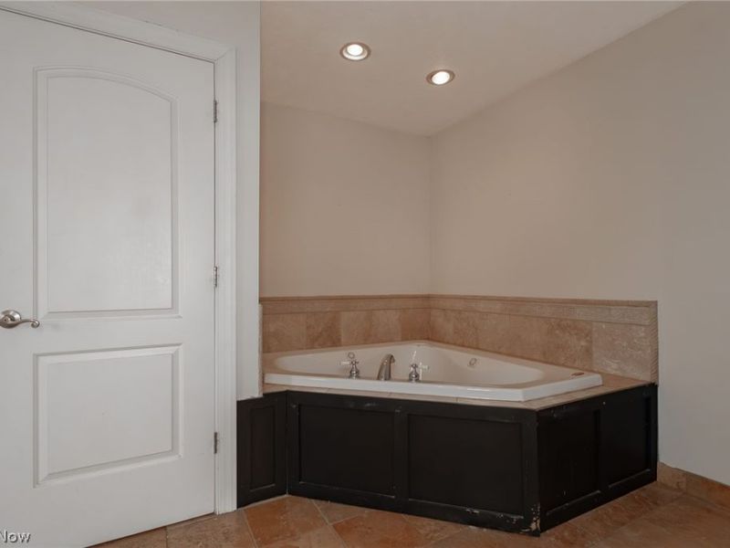 30200 Ridge Road , Wickliffe, OH 44092 Photo 31