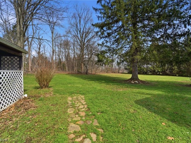 205 Claridon Road, Chardon, OH 44024 Photo 27