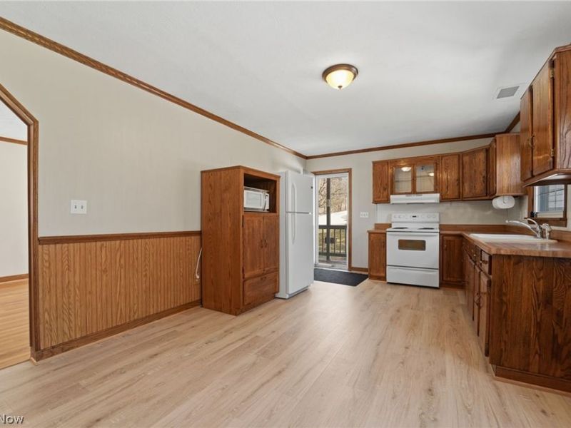 205 Claridon Road, Chardon, OH 44024 Photo 5