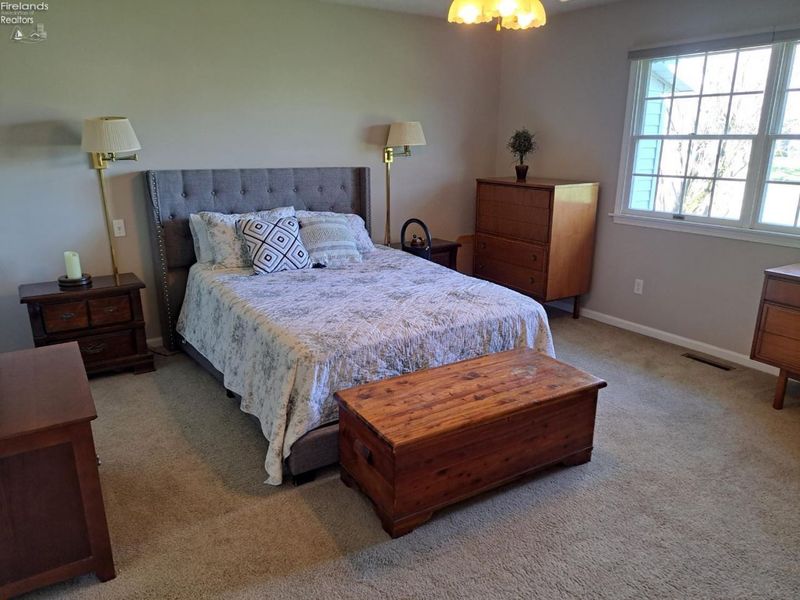 102 Cottage Grove Drive, Fremont, OH 43420 Photo 16