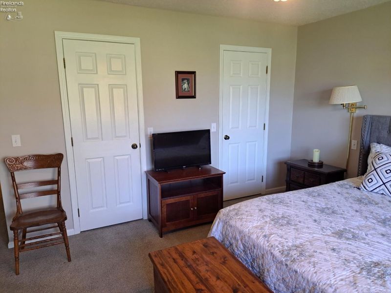 102 Cottage Grove Drive, Fremont, OH 43420 Photo 17