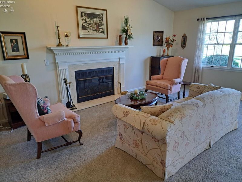 102 Cottage Grove Drive, Fremont, OH 43420 Photo 5