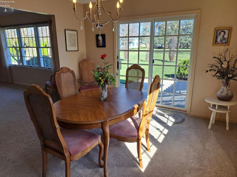 102 Cottage Grove Drive, Fremont, OH 43420 Photo 9