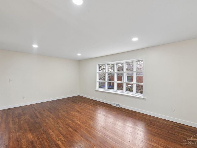 357 Meadowcrest Road, Cincinnati, OH 45231 Photo 10