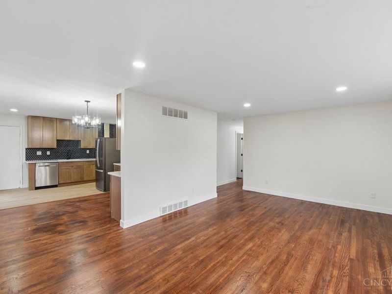 357 Meadowcrest Road, Cincinnati, OH 45231 Photo 12