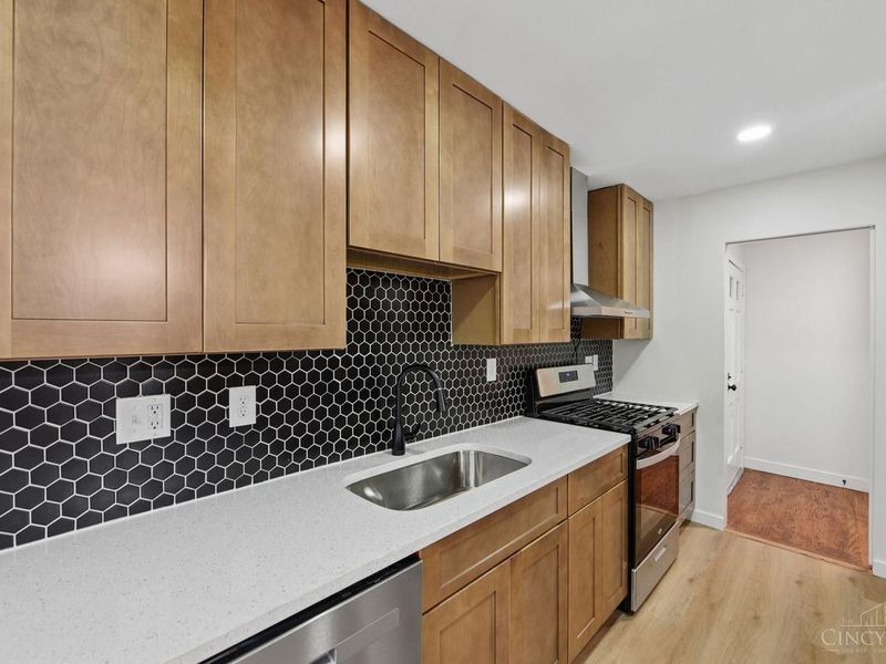 357 Meadowcrest Road, Cincinnati, OH 45231 Photo 16