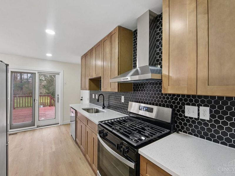 357 Meadowcrest Road, Cincinnati, OH 45231 Photo 17