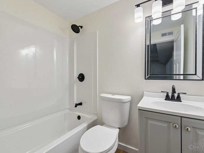 357 Meadowcrest Road, Cincinnati, OH 45231 Photo 36