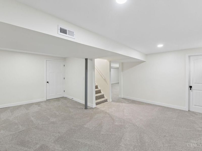 357 Meadowcrest Road, Cincinnati, OH 45231 Photo 39