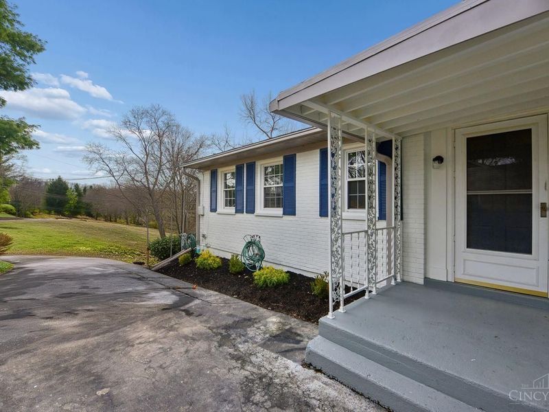 357 Meadowcrest Road, Cincinnati, OH 45231 Photo 4