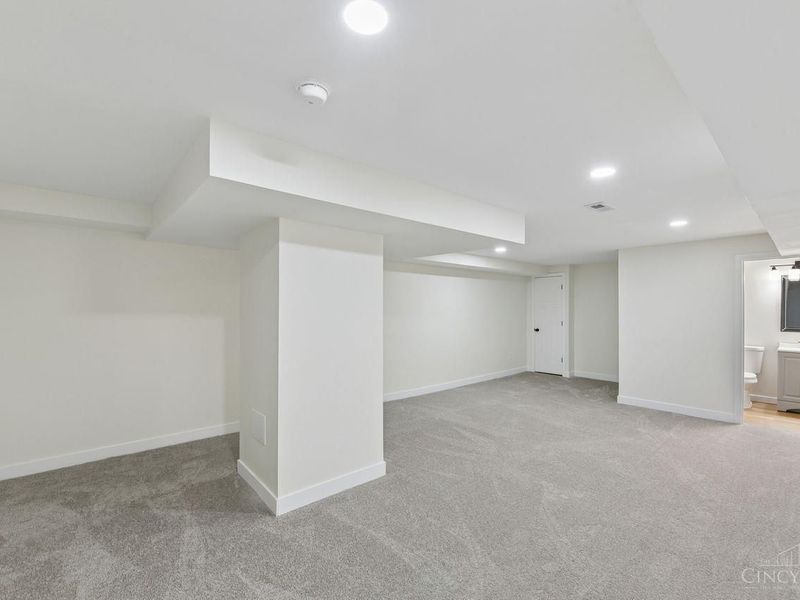 357 Meadowcrest Road, Cincinnati, OH 45231 Photo 43