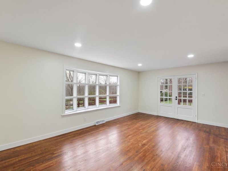 357 Meadowcrest Road, Cincinnati, OH 45231 Photo 9