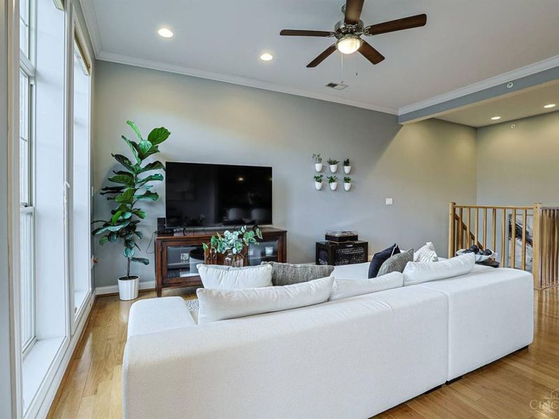 215 Stetson Street, Unit 215, Cincinnati, OH 45219 Photo 8