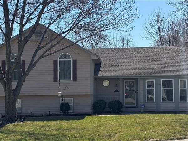 1501 NE MISTY Lane, Lee's Summit, MO 64086