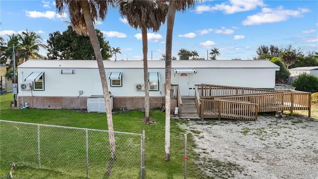 17 Spoonbill Ave , Everglades City, FL 34139 Photo