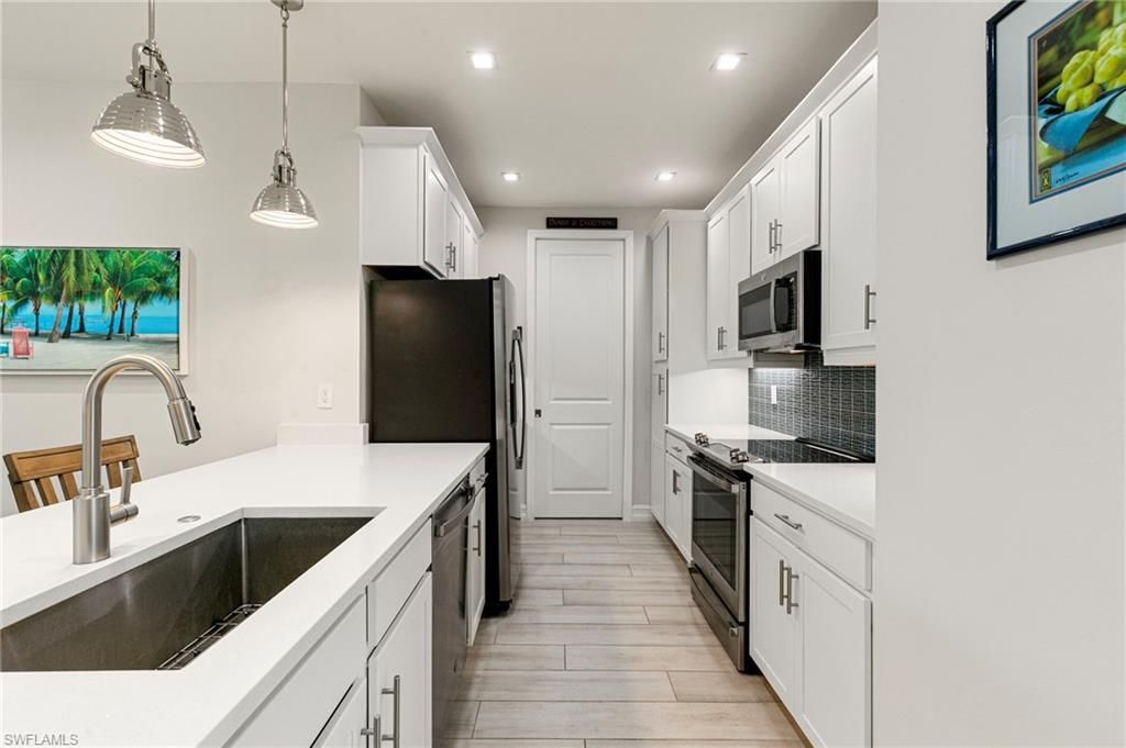 7535 Rockefeller Dr , Naples, FL 34119 Photo