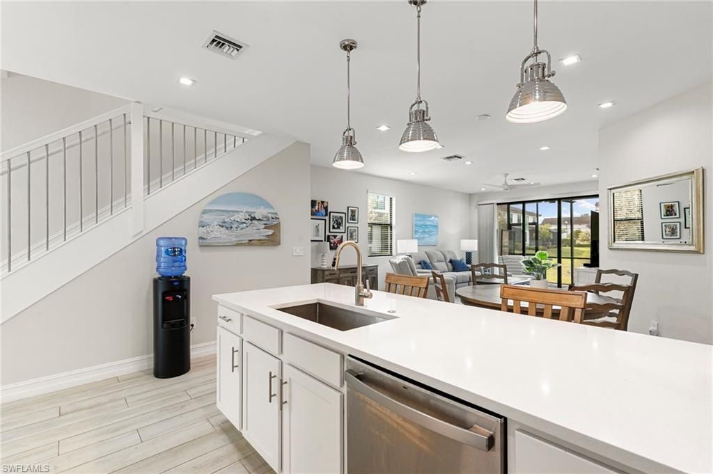 7535 Rockefeller Dr , Naples, FL 34119 Photo