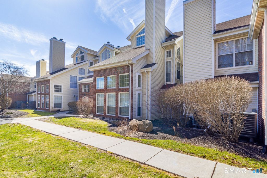 159 Carriage Crossing, Unit 159, Middletown, CT 06457 Main Photo