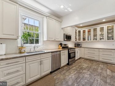 2034 S SHIRLINGTON ROAD, ARLINGTON, VA 22204