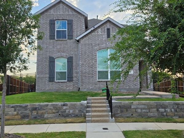 909 Carnation Drive, Crowley, TX 76036