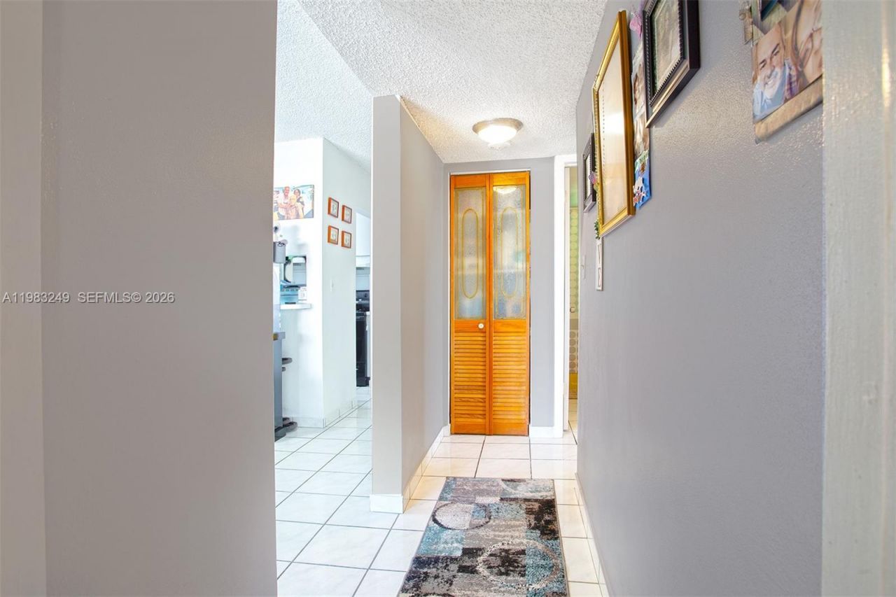 1530 SW 2nd St , Unit 405, Miami, FL 33135 Photo