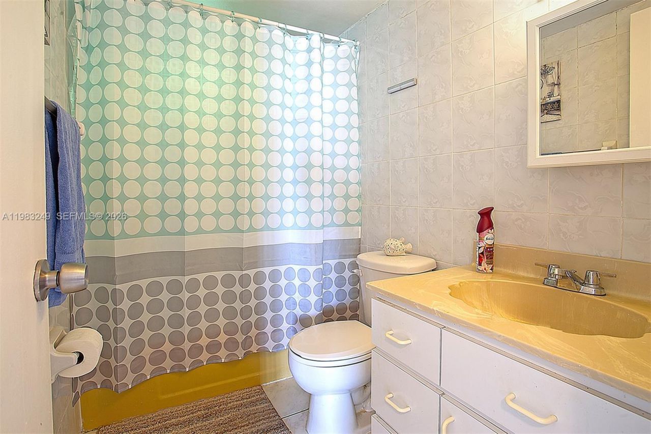 1530 SW 2nd St , Unit 405, Miami, FL 33135 Photo