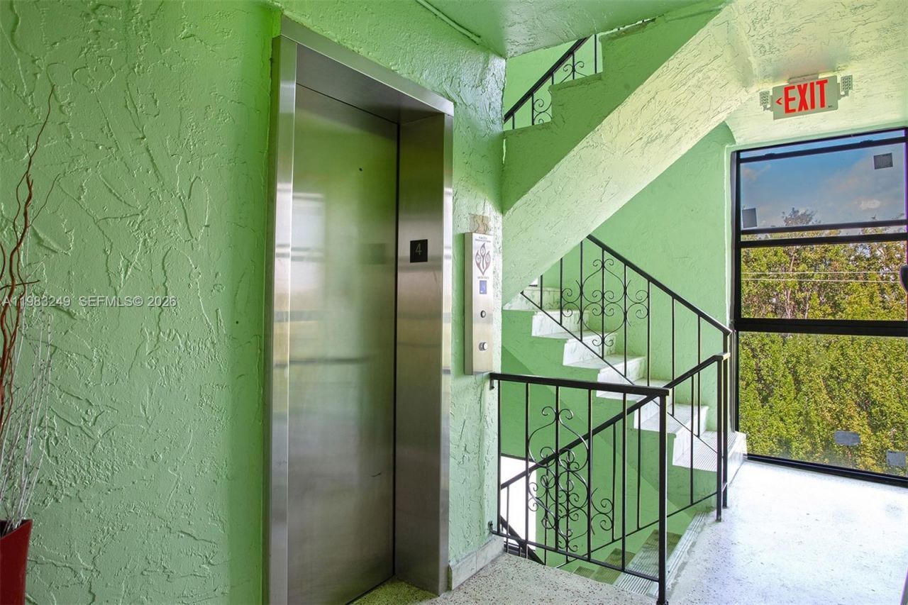 1530 SW 2nd St , Unit 405, Miami, FL 33135 Photo