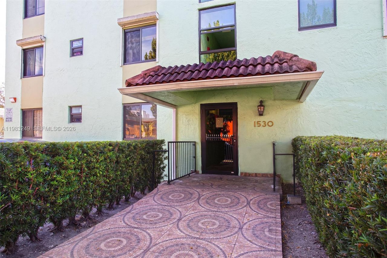 1530 SW 2nd St , Unit 405, Miami, FL 33135 Photo