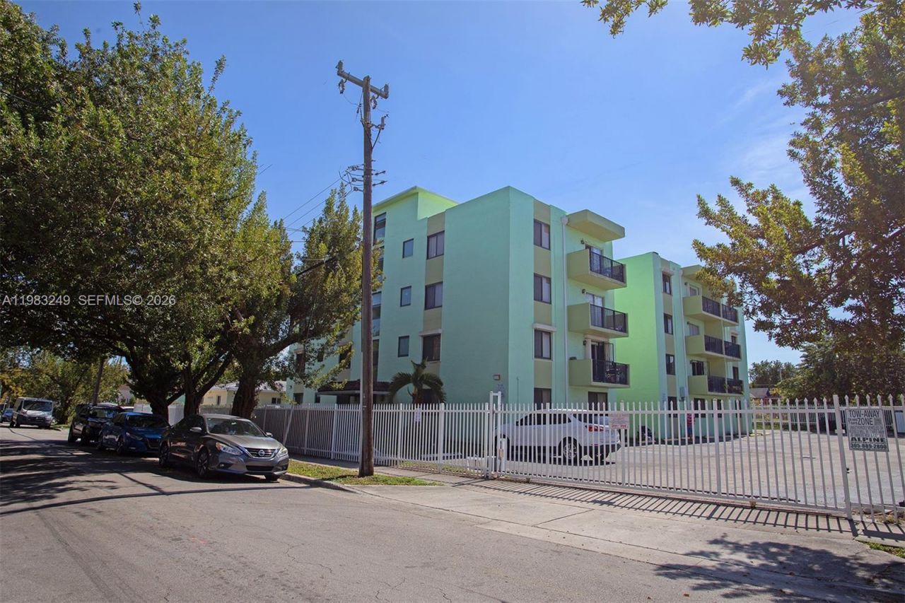 1530 SW 2nd St , Unit 405, Miami, FL 33135 Photo