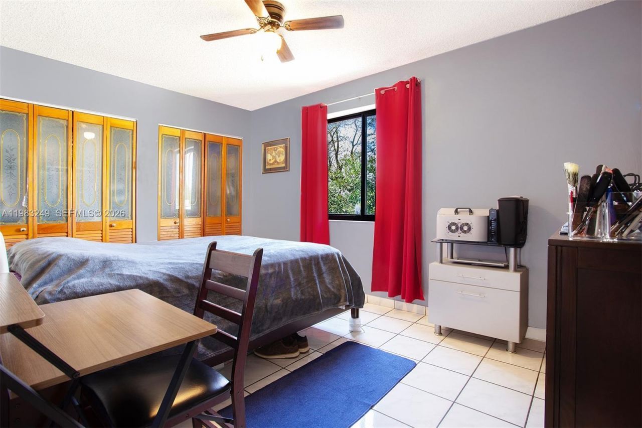 1530 SW 2nd St , Unit 405, Miami, FL 33135 Photo