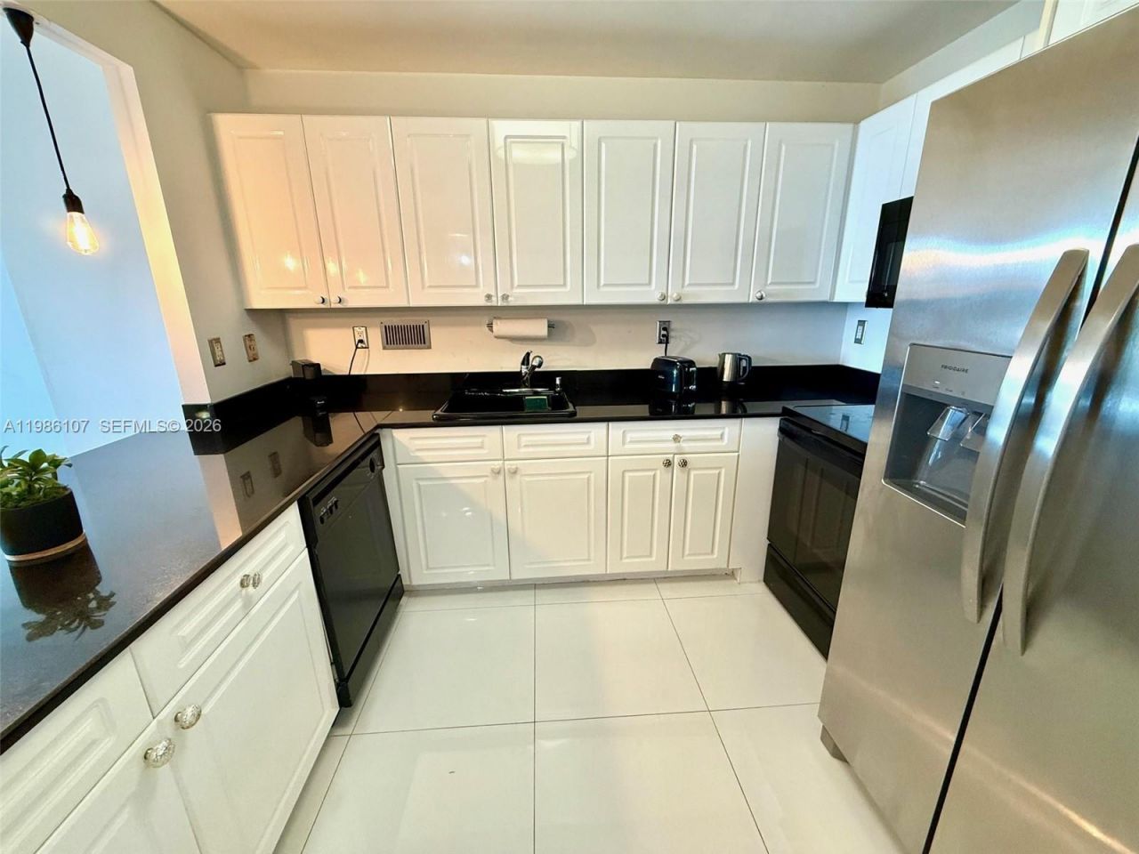 2301 Collins Ave , Unit 931, Miami Beach, FL 33139 Photo